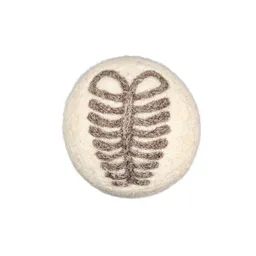 Wooliie Wooliie Handgefertigter Ball aus 100 % naturbelassener Schurwolle – Aya – Produktbild 1 von 1