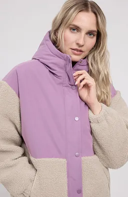 Mazine Mazine Damen vegan Jacke Blocking In Traubenrot/Natur – Produktbild 1 von 1