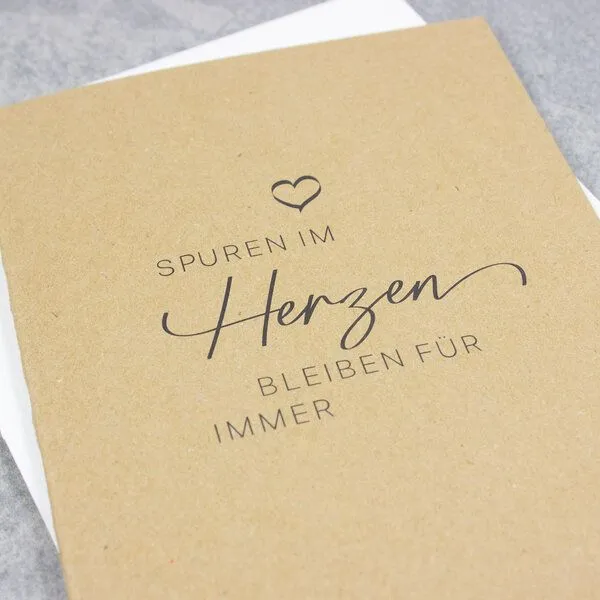 Bow & Hummingbird Bow & Hummingbird Trauerkarte „Spuren im Herzen“ – Produktbild 3 von 3