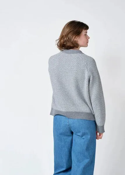 Klitmøller Collective Klitmøller Collective Merino-Pullover mit Zick-Zack-Muster Modell: Hanne, Grey tones, – Produktbild 3 von 3