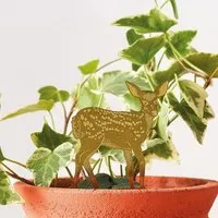 another studio another studio Plant Animal - Design Pflanzendekoration - Figuren aus Messing, Reh, – Produktbild 1 von 1