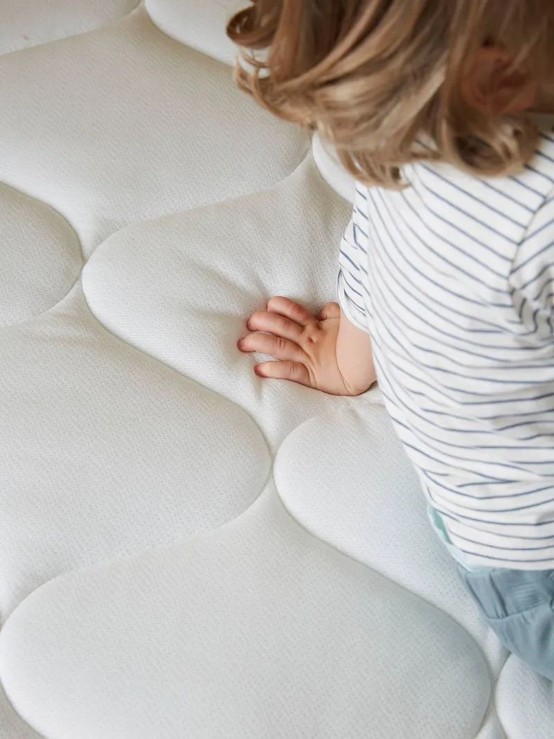 Vertbaudet Kinder Matratze 90x200 cm Schaumstoff mit Passerelle-Ausrüstung, Weiß, – Produktbild 3 von 4
