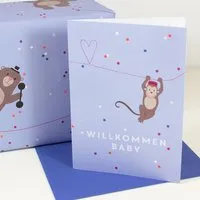 Bow & Hummingbird Bow & Hummingbird Grußkarte Willkommen Baby (Affe) – Produktbild 1 von 1