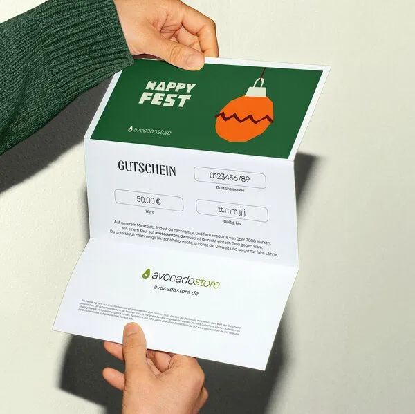 Avocado Store Avocado Store Wunschbetrag Gutschein ab 10€ Happy Fest Christbaumkugel – Produktbild 2 von 3