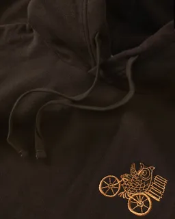 KnowledgeCotton Apparel KnowledgeCotton Apparel Herren vegan Hoodie Relaxed Embroidery Chocolate Torte – Produktbild 1 von 1