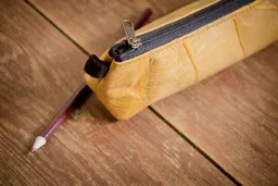 BY COPALA BY COPALA Federmappe Etui aus recycelten Blättern - Vegan, laminiert – Produktbild 1 von 1