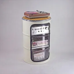 Lockengelöt Lockengelöt HiFi Vitrine aus einem Hamburger Ölfass – Produktbild 1 von 1
