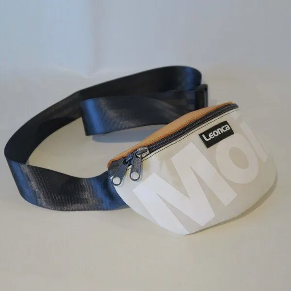 Leonca Leonca Upcycling Hip Bag aus Segel & Turnbockleder mit Moin-Druck in 3 Größen – Produktbild 2 von 4