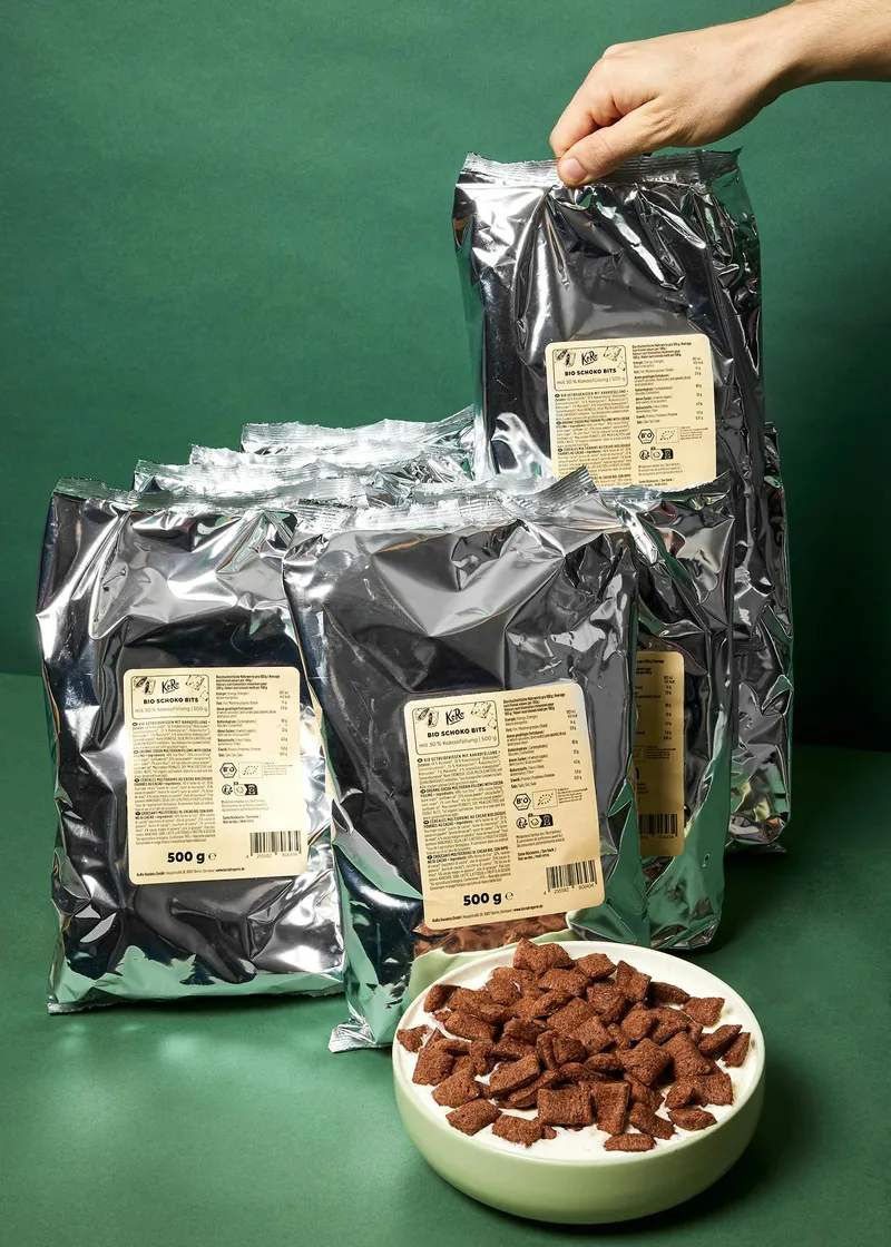 KoRo Bio Schoko Bits mit 30 % Kakaofüllung 8 x 500 g – Produktbild 1 von 5