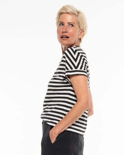 Alma & Lovis Alma & Lovis Lässiges Ringel T-Shirt aus Organic Cotton | Ringel Shirt, Raven (schwarz-weiss), – Produktbild 3 von 4