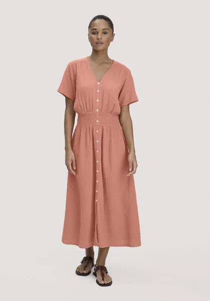 hessnatur hessnatur Musselin Kleid mit Taillierung Midi aus reiner Bio-Baumwolle, Pfirsichrot, – Produktbild 1 von 4