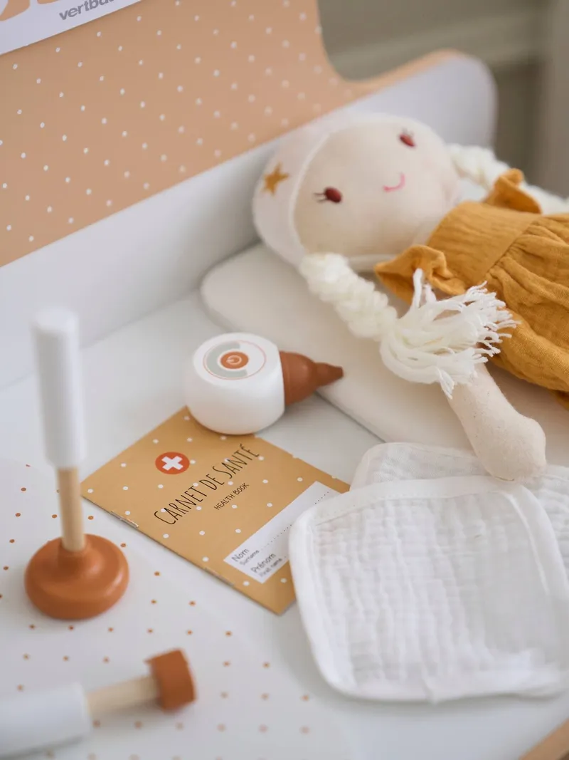 Vertbaudet Vertbaudet Kinder Spieltisch Kinderarztpraxis, Weiß, – Produktbild 3 von 4