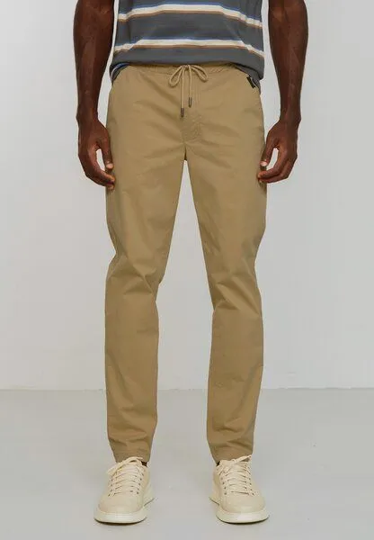recolution Herren Jogg Chino aus Bio-Baumwoll Mix - TARO - recolution, Dark sand (braun), – Produktbild 3 von 4