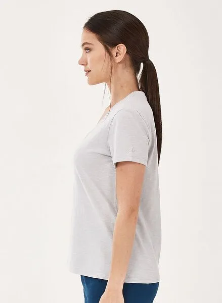 ORGANICATION ORGANICATION Basic T-Shirt aus Bio-Baumwolle mit V-Ausschnitt, Cloud grey, – Produktbild 3 von 4
