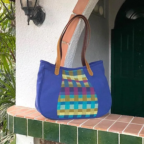 Dragolina Dragolina Schultertasche/ Shopper Bente mit Webstoff der Pwo Karen, Azurblau, – Produktbild 2 von 2