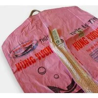 REFISHED fair fashion REFISHED fair fashion Kleidersack 'SUIT BAG' - upcycelte Fischfuttersäcke, #fish altrosa, – Produktbild 1 von 1