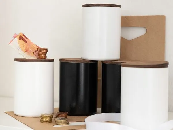 werkvoll by Lena Peter werkvoll by Lena Peter Recycling Feuerlöscher Spardose FIRE, Weiß, – Produktbild 3 von 4