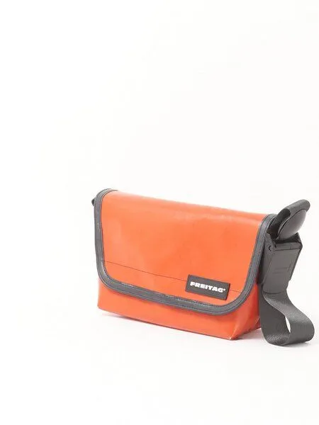 Freitag Freitag F41 Hawaii Five-O - red (000004026844) – Produktbild 2 von 3