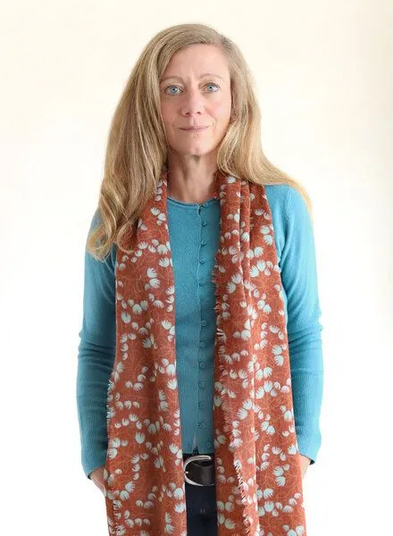 Djian Djian Schal aus Merino-Wolle – BLOSSOM – mulesingfrei, Rost (rot), – Produktbild 2 von 2