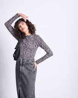 JAN N JUNE JAN N JUNE LONGSLEEVE BARID LEO PRINT GOTS – Produktbild 1 von 1