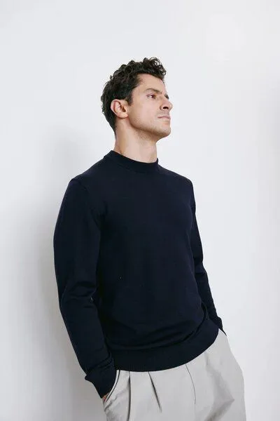 Unfeigned Unfeigned - Pullover Crewneck Merino Knit, Blau (dark navy), – Produktbild 1 von 4