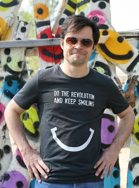 Lena Schokolade Lena Schokolade DO THE REVOLUTION AND KEEP SMILING - Männer T-Shirt, Dunkelgrau, – Produktbild 2 von 3