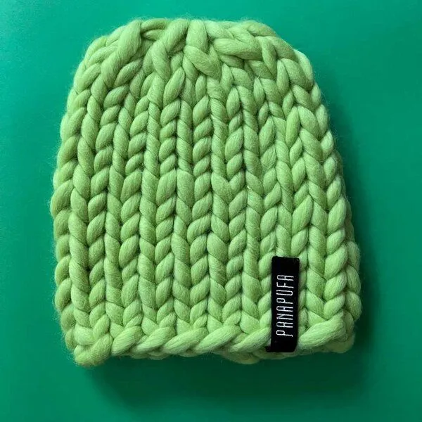 PANAPUFA PANAPUFA Handgestrickte Chunky Beanie – 100 % Merinowolle, Kiwi grün, – Produktbild 1 von 2