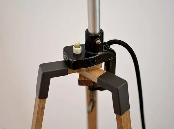 renna deluxe renna deluxe Stativ Lampengestell Eiche OHNE Klemmleuchte – Produktbild 4 von 4