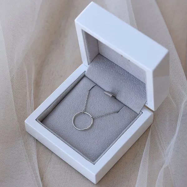 Eppi Eppi Goldene Halskette in minimalistischer Form Karma, Weiss, – Produktbild 2 von 3