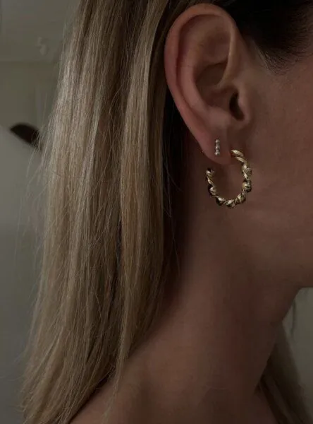 noemvri fashion label noemvri fashion label gedrehte hoops, Gold, – Produktbild 3 von 4