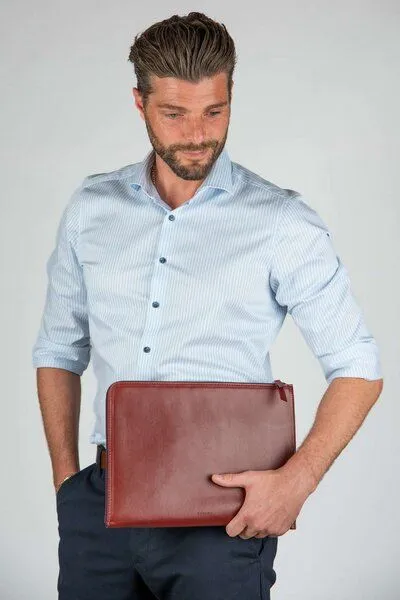 GREVIRO GREVIRO Laptop & Device Tasche aus Kaktusleder (vegan) - für MacBook, iPad, Surface, Galaxy & HP EliteBook bis 14", Camel braun, – Produktbild 2 von 4