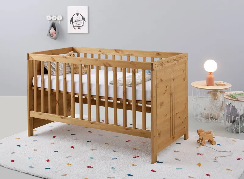 OTTO home Babybett Indra, Schlupfsprossen, 4-fach verstellbare Liegehöhe, FSC® zertifiziertes Massivholz, Landhausstil mit tollen Details, Beige, – Produktbild 1 von 5