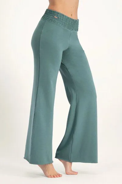 Urban Goddess Urban Goddess Flow Weite Yoga-Hose, Forest (grün), – Produktbild 2 von 3