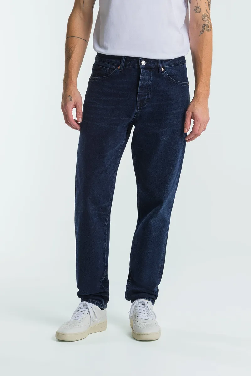 Kings Of Indigo Kings of Indigo Herren vegan Jeans Sushan Washed Holo Blau Schwarz, Extra dunkelblau, – Produktbild 1 von 2