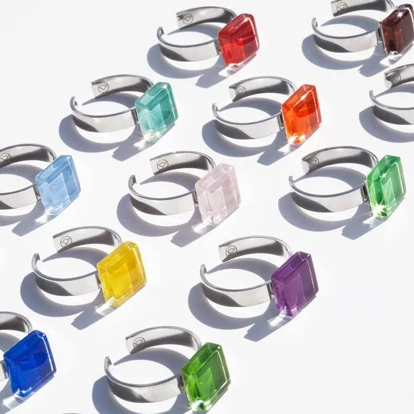 ALEXASCHA ALEXASCHA Geometrischer Ring aus Glas, mini, Amethystlila, – Produktbild 4 von 4