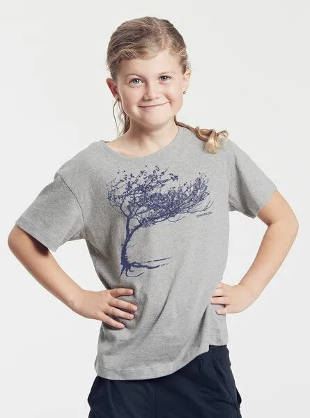 Peaces.bio - handbedruckte Biomode Peaces.bio - handbedruckte Biomode Bio-Kinder T-Shirt Windy Tree, Hellgrau, – Produktbild 2 von 3