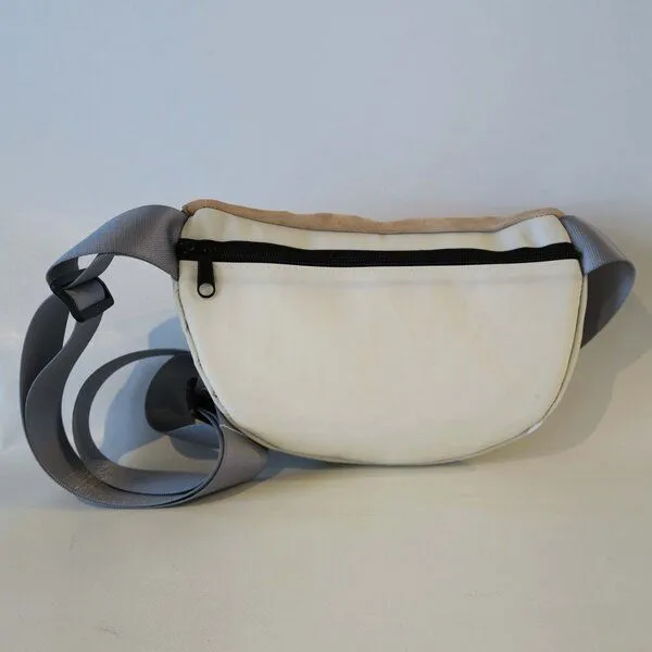 Leonca Leonca Upcycling Hip Bag aus Segel & Leder mit HH-Koordinaten in 3 Größen – Produktbild 3 von 4