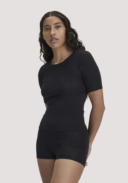 hessnatur hessnatur T-Shirt PURE FUNCTION aus Bio-Merinowolle mit Seide, Schwarz, – Produktbild 1 von 4