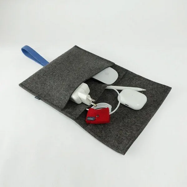 matilda k. manufaktur matilda k. manufaktur Kabel Organizer aus Wollfilz 'otto' in 2 Größen, Braun, – Produktbild 5 von 5