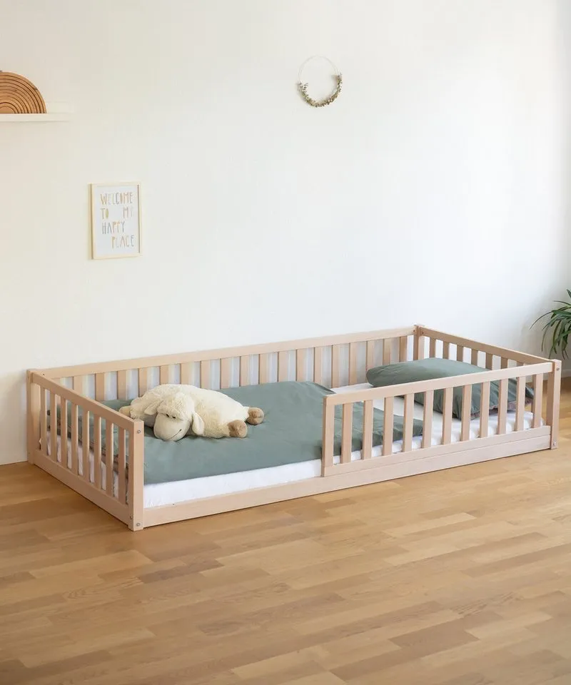 Ehrenkind Kinderbett Bodenbett Livo aus massivem Buchenholz mit Rausfallschutz (FSC® zertifizert), in verschiedenen Ausführungen, Beige, – Produktbild 4 von 5