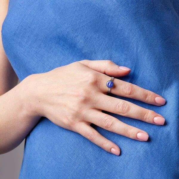 ALEXASCHA ALEXASCHA Größenverstellbarer Ring mit Stein, Saphirblau, – Produktbild 2 von 4