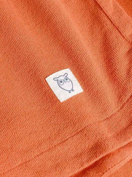 KnowledgeCotton Apparel KnowledgeCotton Apparel Posey Elastic Waist Bouclé Shorts - Damen Kurze Hose aus Bio-Baumwolle, Langoustino (orange), – Produktbild 2 von 2
