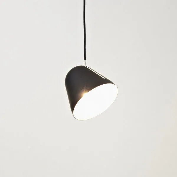 Nyta Nyta Pendelleuchte Tilt S, Schwarz, – Produktbild 1 von 4