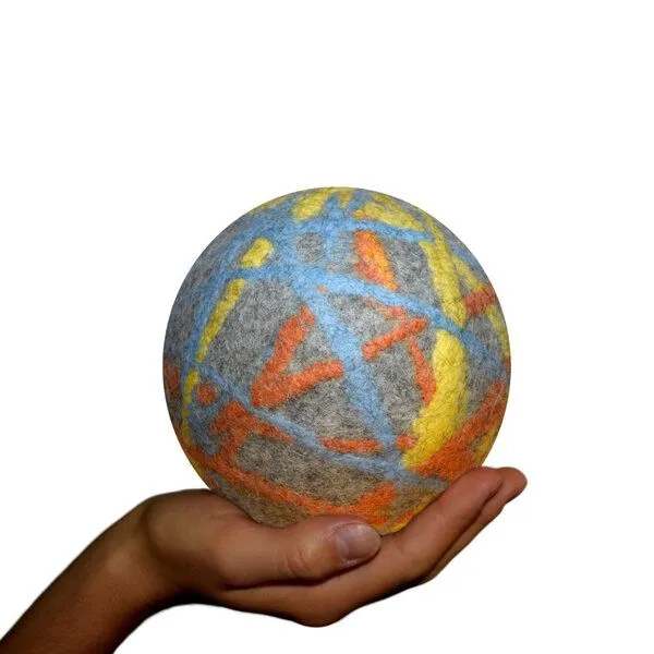 Lou-i Lou-i Filzball Made in Germany Spielball für drinnen, Grau-gelb-hellblau-orange, – Produktbild 4 von 4