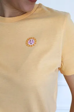 Kultgut Kultgut Artdesign - Biofair- Flauschiges Femin Shirt / Little Sun – Produktbild 1 von 1