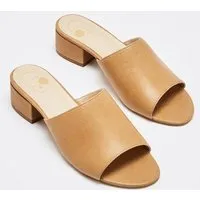 NINE TO FIVE NINE TO FIVE #maia - minimalistische Mule Sandale aus leichter Microfaser mit Blockabsatz, Almond lux, – Produktbild 1 von 1