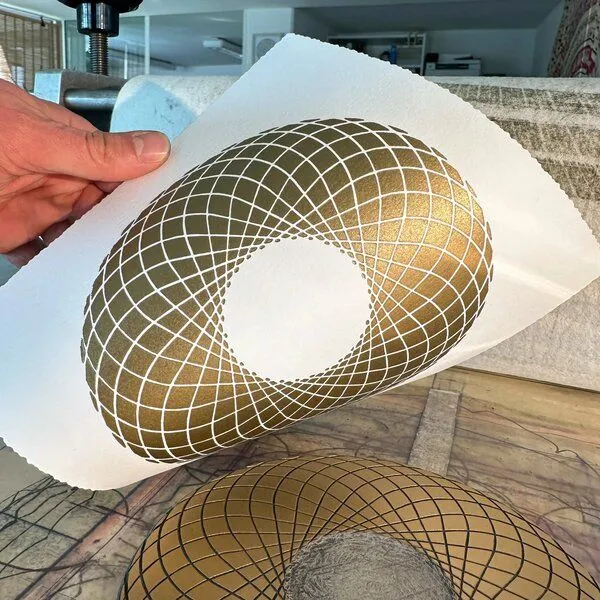 Veskor Cassiopeia Veskor Cassiopeia RING OF TORUS | Heilige Geometrie Linoldruck | 22 x 22 cm, Gold, – Produktbild 2 von 2
