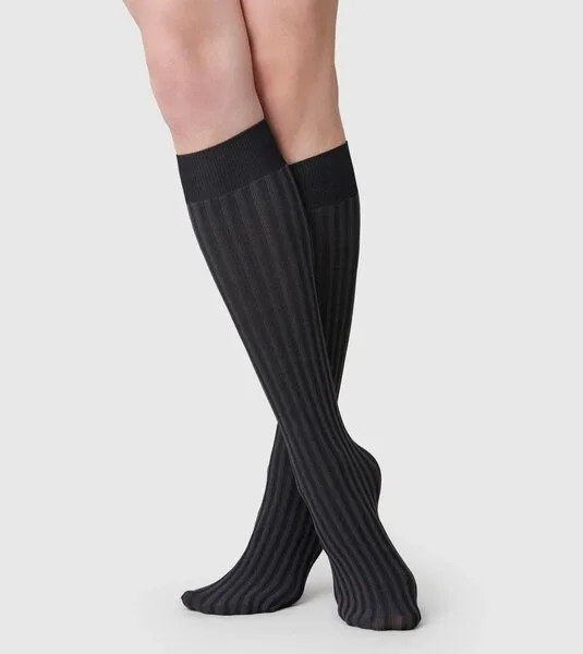 Swedish Stockings Swedish Stockings Kniestrümpfe Hilda aus Recycling-Material, Schwarz, – Produktbild 2 von 4