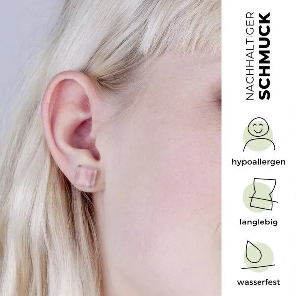 ALEXASCHA ALEXASCHA Minimalistische Ohrstecker, klein, aus Glas, Sandrosa, – Produktbild 3 von 4