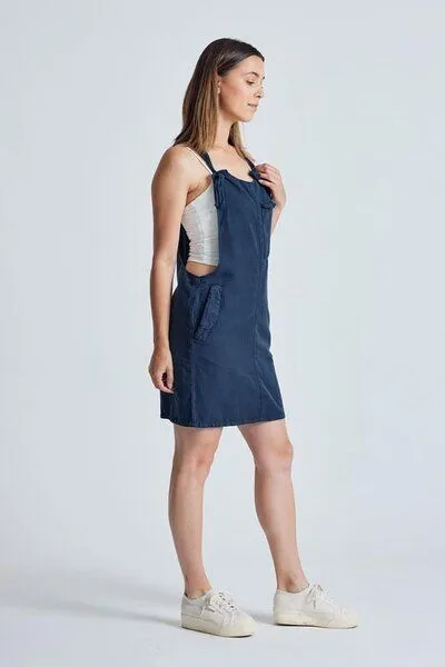 Flax and Loom Flax and Loom Leinen Latzkleid Peggy, Navy (blau), – Produktbild 8 von 8